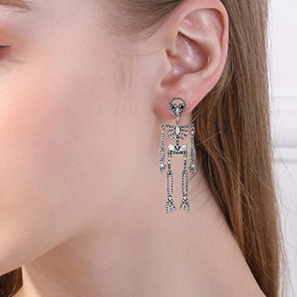 Skull Design Pendant Jewelry - Picture 5 of 8